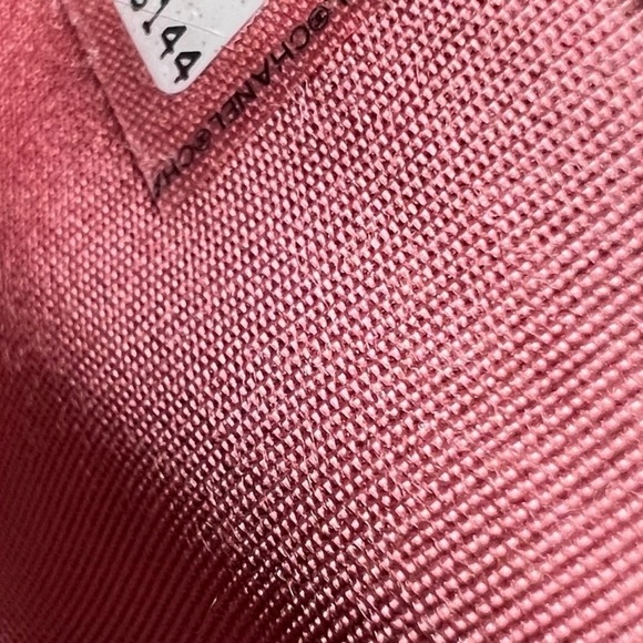 CHANEL 19 Zip Around Wallet in Blush Apricot Pink Matelasse Lambskin Authentic - Picture 11 of 12